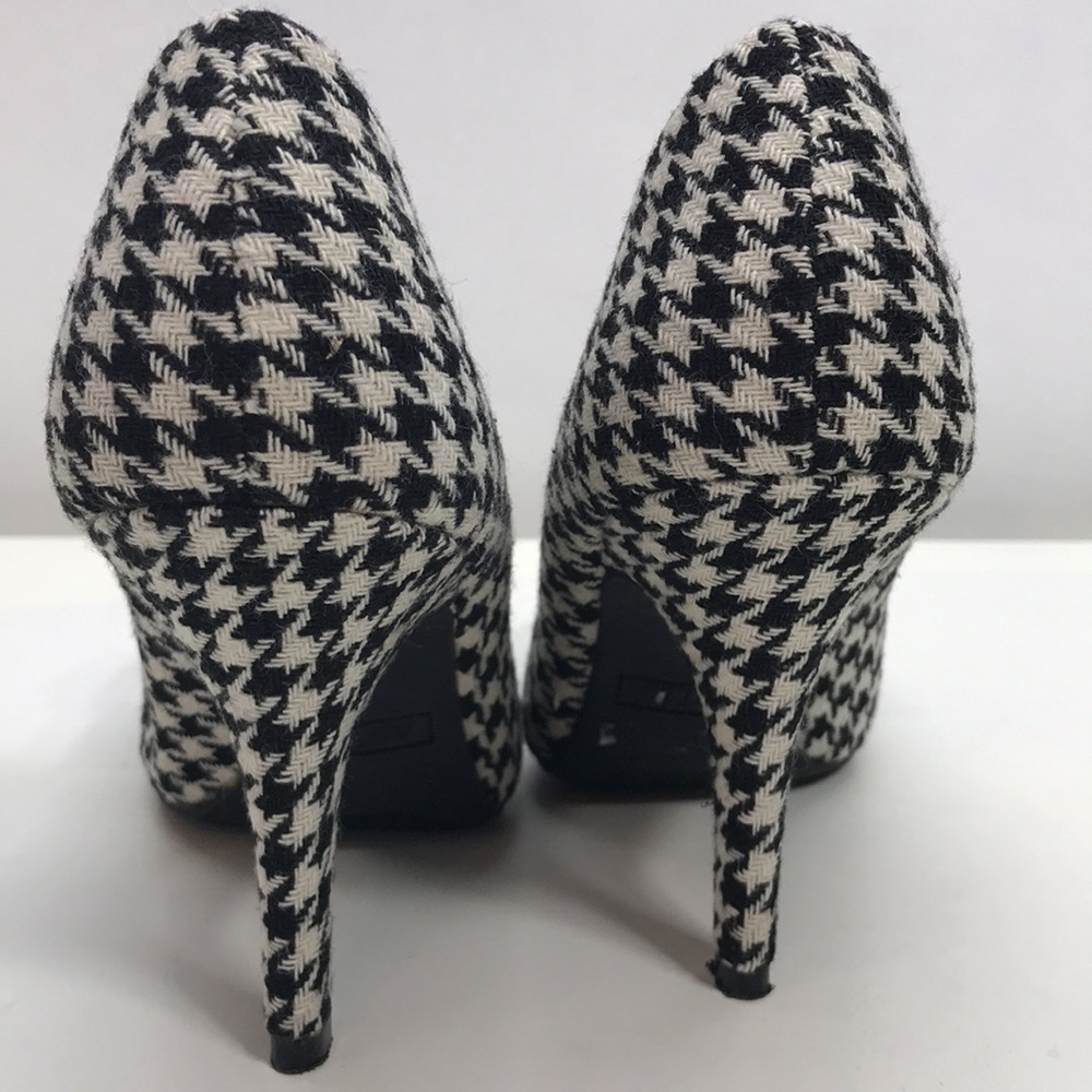APT. 9 Black & White Houndstooth Pump with Patent Leather Bow - Picture 3 of 5